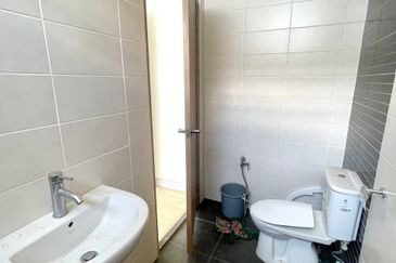 (GATED GUARDED) 2 Storey Semi-D Greenhill Residence Seksyen U10 Shah Alam