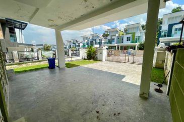 (GATED GUARDED) 2 Storey Semi-D Greenhill Residence Seksyen U10 Shah Alam