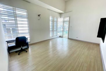 (GATED GUARDED) 2 Storey Semi-D Greenhill Residence Seksyen U10 Shah Alam