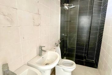 (GATED GUARDED) 2 Storey Semi-D Greenhill Residence Seksyen U10 Shah Alam