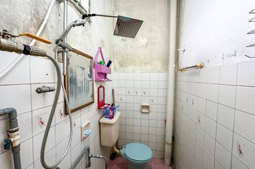 (FREEHOLD) Corner Lot 2 Storey Terrace USJ 6 Subang Jaya