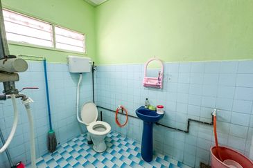 (FREEHOLD) Corner Lot 2 Storey Terrace USJ 6 Subang Jaya