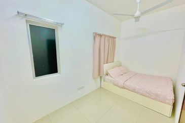 (RENOVATED) 2 Storey SEMI-D Cluster Taman Desiran Bayu Puchong