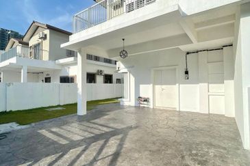 (RENOVATED) 2 Storey SEMI-D Cluster Taman Desiran Bayu Puchong