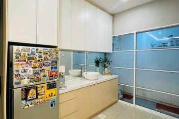 (RENOVATED) 2 Storey SEMI-D Cluster Taman Desiran Bayu Puchong