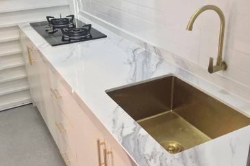 (RENOVATED) 2 Storey SEMI-D Cluster Taman Desiran Bayu Puchong