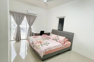 (RENOVATED) 2 Storey SEMI-D Cluster Taman Desiran Bayu Puchong
