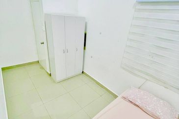 (RENOVATED) 2 Storey SEMI-D Cluster Taman Desiran Bayu Puchong