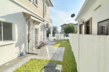 (RENOVATED) 2 Storey SEMI-D Cluster Taman Desiran Bayu Puchong