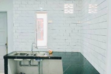 (FREEHOLD) 2 Storey Terrace Taman Seri Mahkota Aman, Kuantan, Pahang