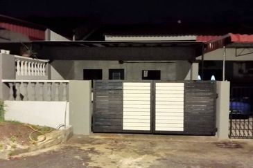 (FULLY REFURBISHED) Single Storey Jalan Mekar, Ayer Hitam, Johor