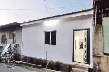 (FULLY REFURBISHED) Single Storey Jalan Mekar, Ayer Hitam, Johor