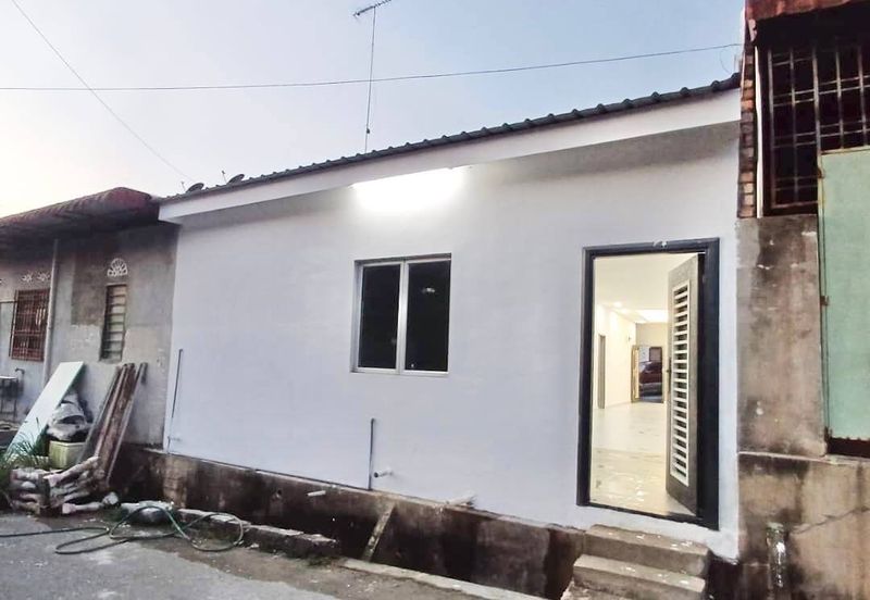 (FULLY REFURBISHED) Single Storey Jalan Mekar, Ayer Hitam, Johor