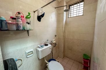 (FACING OPEN) Renovated 2 Storey Terrace @ Taman Desa Melati 3, Nilai