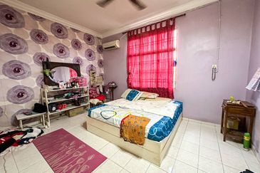 (FACING OPEN) Renovated 2 Storey Terrace @ Taman Desa Melati 3, Nilai