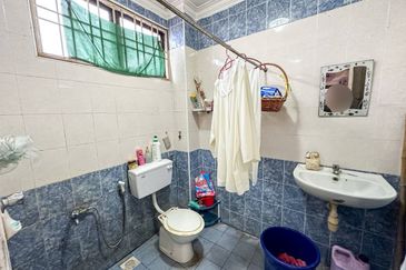 (FACING OPEN) Renovated 2 Storey Terrace @ Taman Desa Melati 3, Nilai