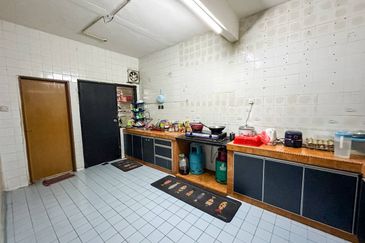 (GATED GUARDED) 2 Storey Jalan Empangan, Seksyen 8 Shah Alam