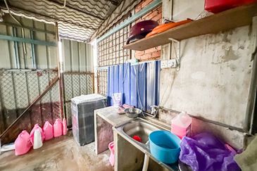 (GATED GUARDED) 2 Storey Jalan Empangan, Seksyen 8 Shah Alam