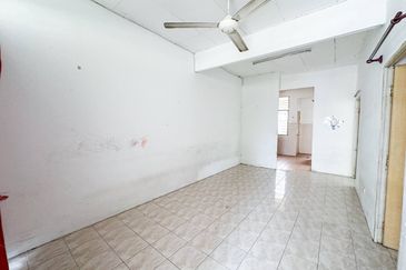 (FACING OPEN) Single Storey Bandar Saujana Putra SP 1