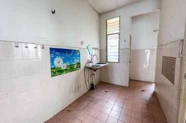 (FACING OPEN) Single Storey Bandar Saujana Putra SP 1