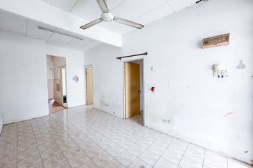 (FACING OPEN) Single Storey Bandar Saujana Putra SP 1