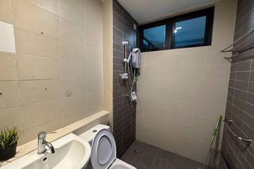 (CORNER UNIT) Renovated Gardenview Residence Condominium Cyberjaya