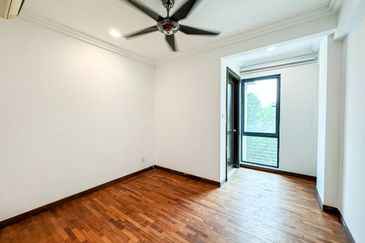 (CORNER UNIT) Renovated Gardenview Residence Condominium Cyberjaya