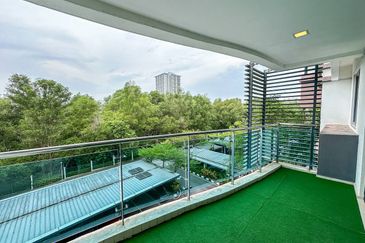 (CORNER UNIT) Renovated Gardenview Residence Condominium Cyberjaya