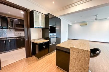 (CORNER UNIT) Renovated Gardenview Residence Condominium Cyberjaya