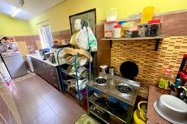 (FACING OPEN) 2 Storey Terrace Taman Garing Utama, Rawang