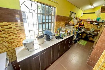 (FACING OPEN) 2 Storey Terrace Taman Garing Utama, Rawang