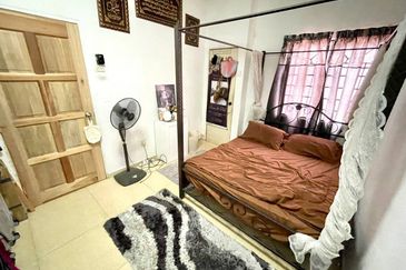 (FACING OPEN) 2 Storey Terrace Taman Garing Utama, Rawang