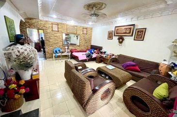 (FACING OPEN) 2 Storey Terrace Taman Garing Utama, Rawang