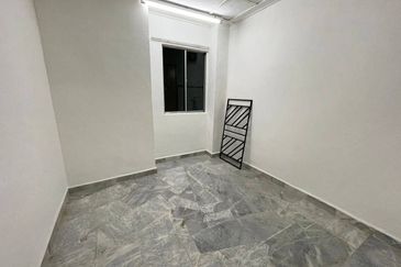 (RENOVATED) 2 Storey Terrace Taman Kinrara, Puchong