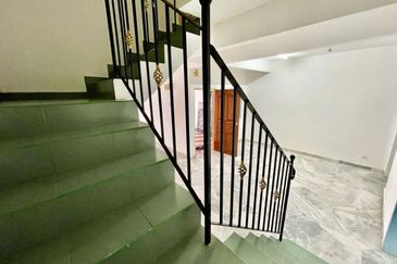 (RENOVATED) 2 Storey Terrace Taman Kinrara, Puchong