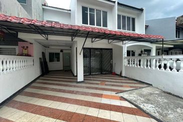 (RENOVATED) 2 Storey Terrace Taman Kinrara, Puchong