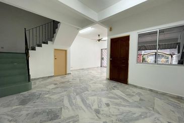 (RENOVATED) 2 Storey Terrace Taman Kinrara, Puchong