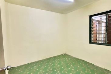 (WELL KEPT) Sri Era Flat @ Desa Latania, Seksyen 36 Shah Alam