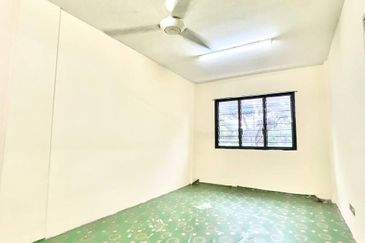 (WELL KEPT) Sri Era Flat @ Desa Latania, Seksyen 36 Shah Alam