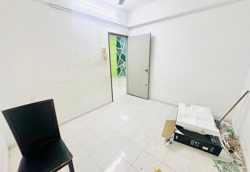 (LOWCOST)(LEVEL 4) Pangsapuri Seri Pagi, Taman Bukit Serdang