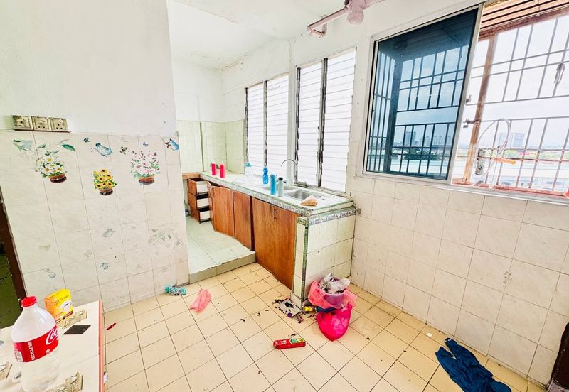 (LOWCOST)(LEVEL 4) Pangsapuri Seri Pagi, Taman Bukit Serdang