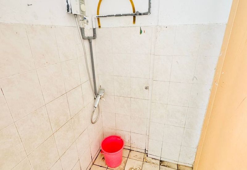 (LOWCOST)(LEVEL 4) Pangsapuri Seri Pagi, Taman Bukit Serdang