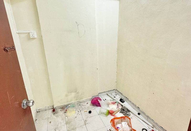 (LOWCOST)(LEVEL 4) Pangsapuri Seri Pagi, Taman Bukit Serdang