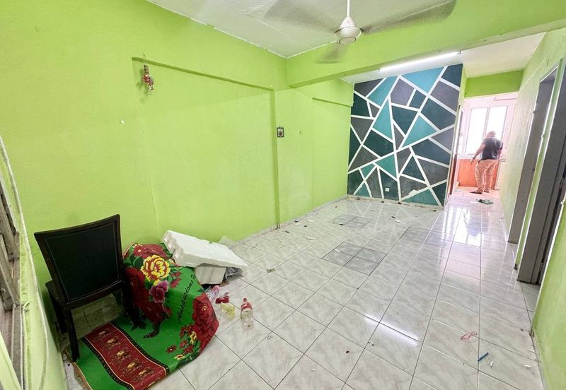 (LOWCOST)(LEVEL 4) Pangsapuri Seri Pagi, Taman Bukit Serdang