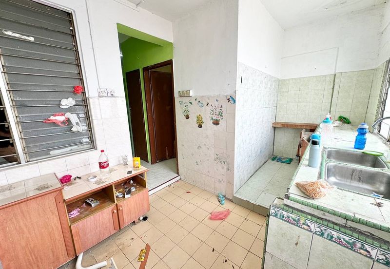 (LOWCOST)(LEVEL 4) Pangsapuri Seri Pagi, Taman Bukit Serdang