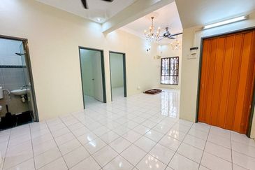 (GROUND FLOOR) Renovated Townhouse Taman Lagenda Suria Hulu Langat 