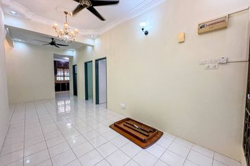 (GROUND FLOOR) Renovated Townhouse Taman Lagenda Suria Hulu Langat 