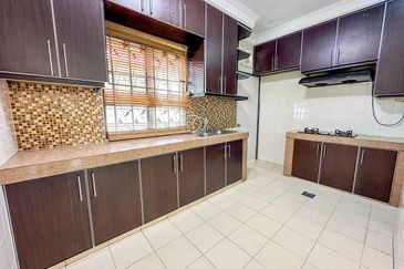 (GROUND FLOOR) Renovated Townhouse Taman Lagenda Suria Hulu Langat 
