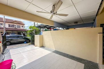 (GROUND FLOOR) Renovated Townhouse Taman Lagenda Suria Hulu Langat 