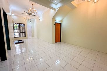 (GROUND FLOOR) Renovated Townhouse Taman Lagenda Suria Hulu Langat 
